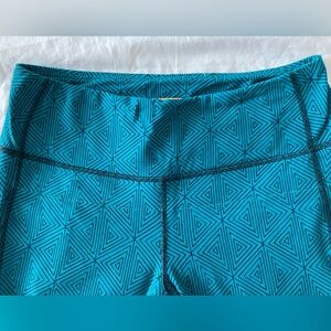 Lucy Perfect Core Collection Powermax crop leggings